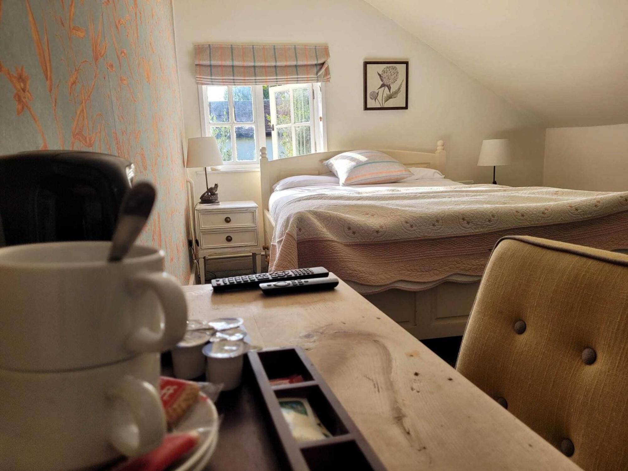 Bed and Breakfast Three Tuns Ashwell Экстерьер фото