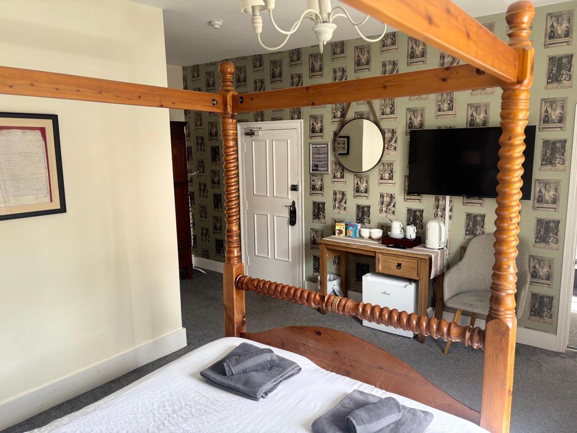 Bed and Breakfast Three Tuns Ashwell Экстерьер фото