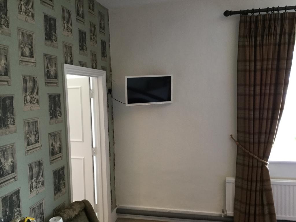Bed and Breakfast Three Tuns Ashwell Экстерьер фото